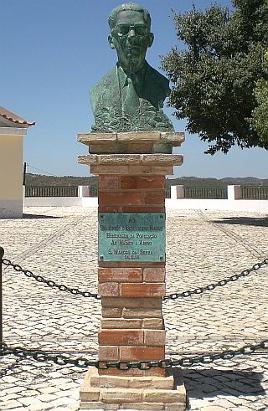 statue dr. Ramos, S. Marcos da Serra